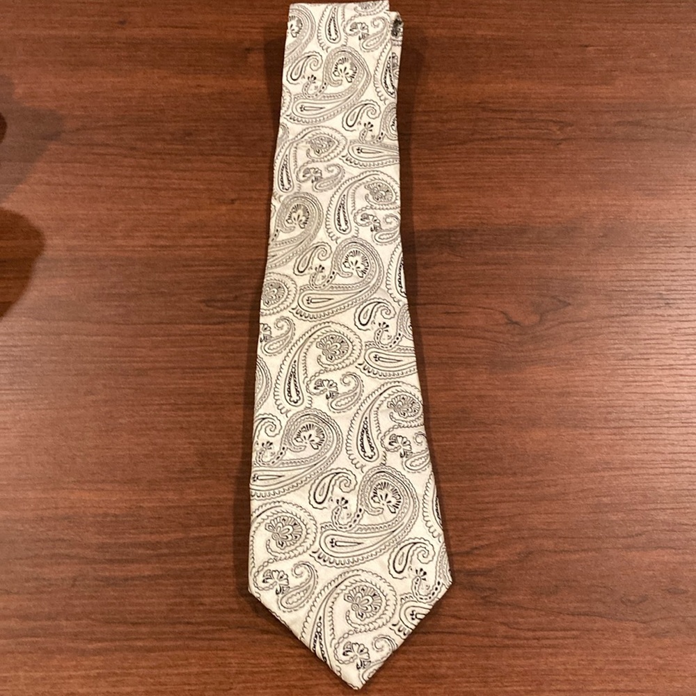 Bugatti Silk White Paisley Tie VERY RARE